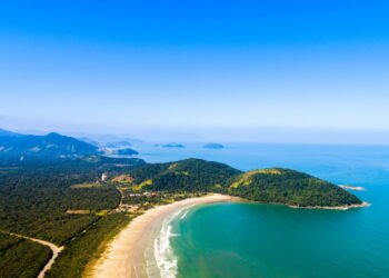 Esse destino litorâneo é perfeito para quem quer fugir das praias lotadas do verão