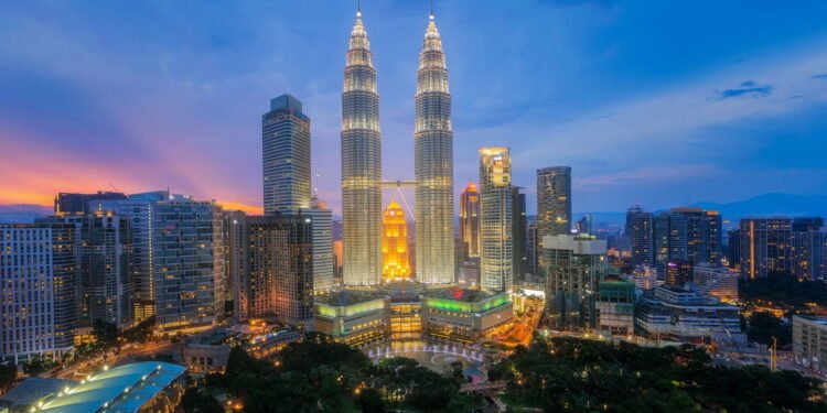 O país asiático que mistura religiões, línguas e tradições como nenhum outro