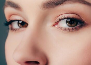 Cientistas revelam que você pode se comunicar apenas com os olhos