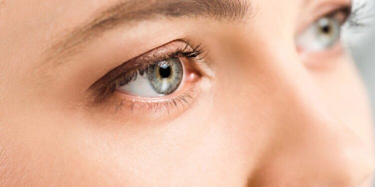 Qual é a atividade física que ajuda a prevenir doenças oculares, segundo a ciência