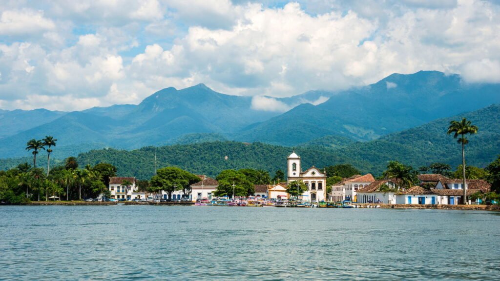 Paraty é o destino mais charmoso e histórico do litoral brasileiro