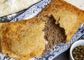 Essa receita de pastel de forno surpreende até quem já sabe cozinhar