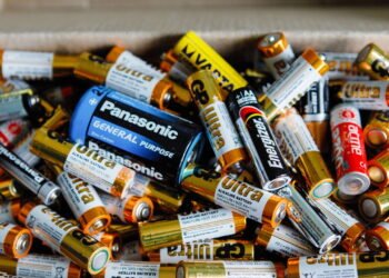 Se você tem pilhas descarregadas em casa veja o que pode fazer com elas
