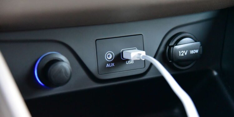 Conheças as maneiras inusitadas de usar a porta USB da sua televisão