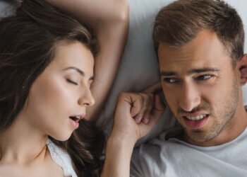 O que significa acordar cansado mesmo dormindo bem?