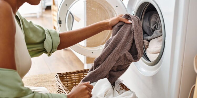 Truques pouco conhecidos para secar roupas mais rápido no inverno