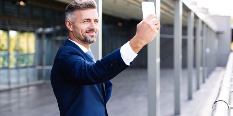 Alerta importante sobre o novo "golpe da selfie" no mercado