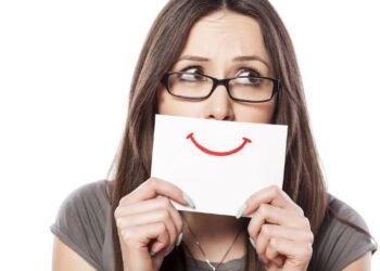 Como diferenciar um Sorriso genuíno de um forçado, de acordo com a psicologia