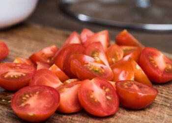 Tenha tomate-cereja em casa o ano todo com estas dicas simples