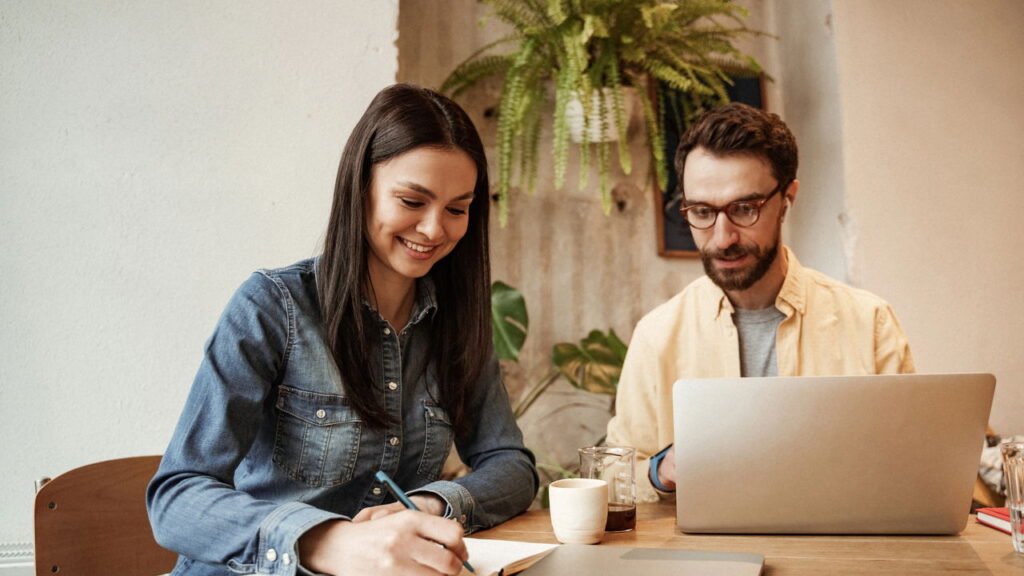 Por que homens ficam abalados quando as mulheres ganham mais?