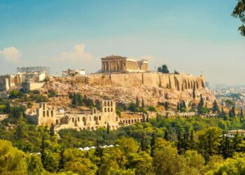 Cidade única com monumentos milenares encanta com sua beleza
