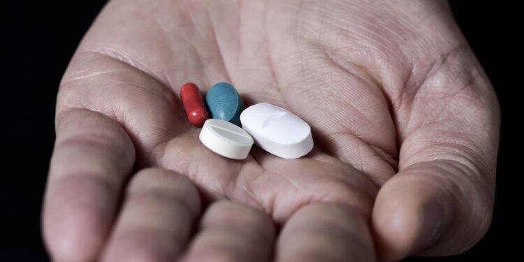 Automedicação -Créditos: depositphotos.com / nito103