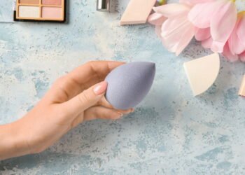 Como lavar a esponja de maquiagem e evitar bactérias na sua pele?