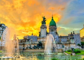 A melhor cidade da América do Sul está a apenas 2 horas de Porto Alegre