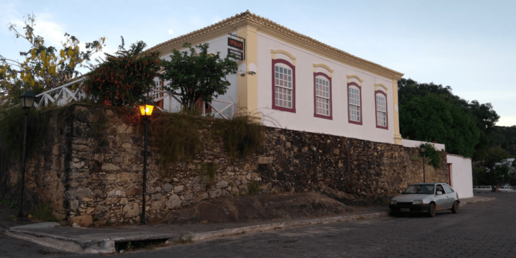 Essa cidade histórica vai conquistar seu coração em poucos passos