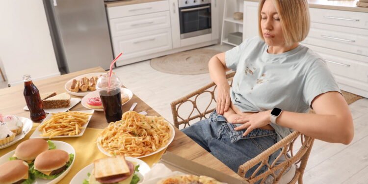 Compulsão alimentar - Créditos: depositphotos.com / serezniy