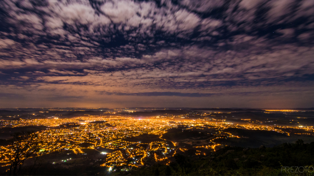 A cidade nas montanhas que combina desenvolvimento com ar puro que atrai paulistas de todos os lados em busca de sossego
