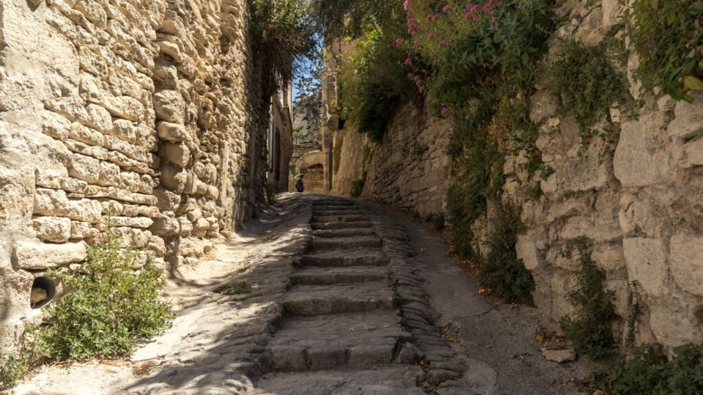 A vila secreta medieval na França que você precisa conhecer