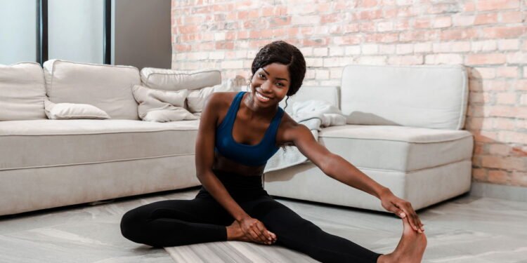 Os 5 melhores alongamentos para quem é sedentário e quer começar logo