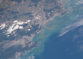 Essa cidade portuária surpreende com qualidade de vida e mar cristalino