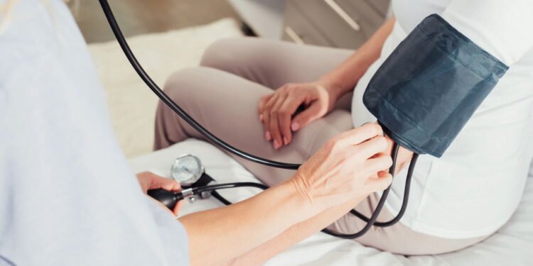 A melhor dieta para controlar a pressão alta de forma natura