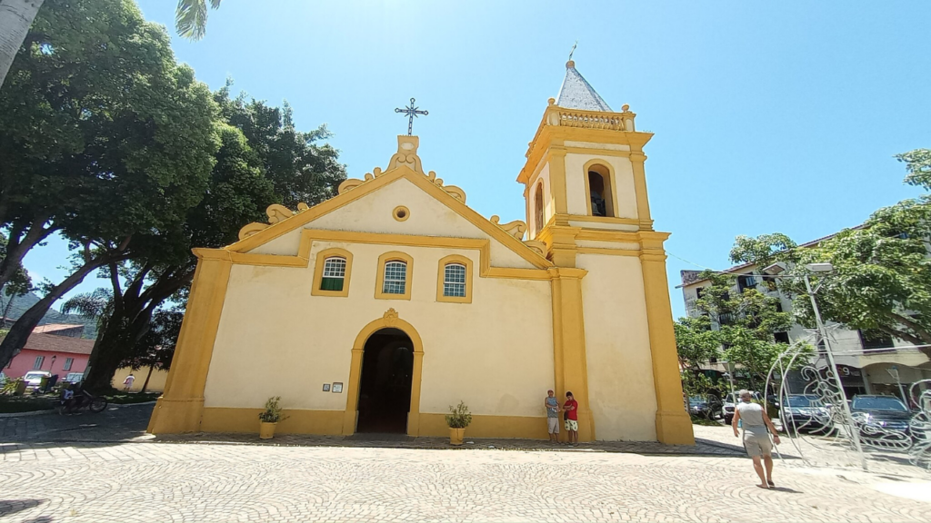 Essa cidade litorânea surpreende turistas e moradores com um detalhe único