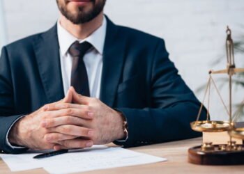 Golpes com falsos advogados estão crescendo tanto no Brasil