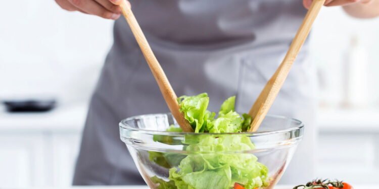 Alface - Créditos: depositphotos.com / EdZbarzhyvetsky