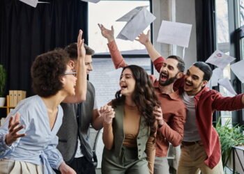 Descoberto o número ideal de amigos para viver mais feliz