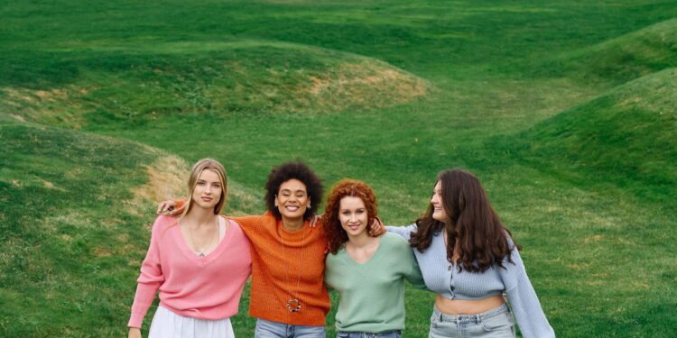 Amizades - Créditos: depositphotos.com / AllaSerebrina