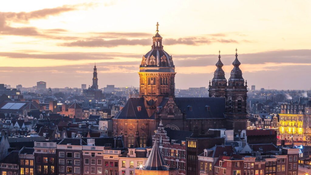 A cidade que mistura arte, liberdade e paisagens de tirar o fôlego