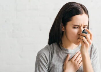 Um hábito comum entre mulheres pode estar agravando a asma