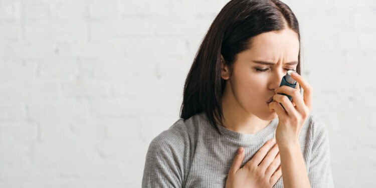 Um hábito comum entre mulheres pode estar agravando a asma