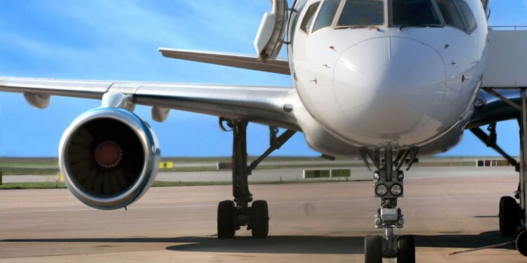 Por que faz frio em aviões? Poucas pessoas sabem a verdade