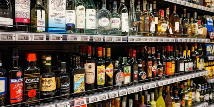 Bebidas alcoólicas - Créditos: depositphotos.com / mproduction