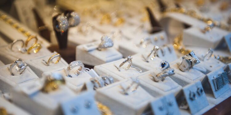 Essa dica caseira virou a queridinha de quem usa bijuteria todo dia