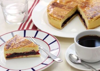 Bolo basco conquista o Brasil com toque artesanal