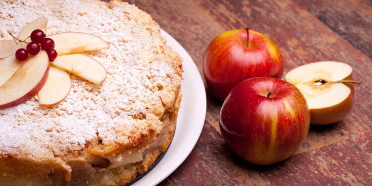 Essa receita de bolo de maçã é fácil e vai fazer sua casa cheirar como infância