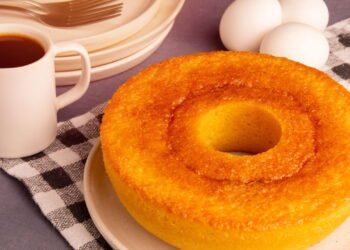 O bolo junino queridinho que virou febre na cozinha brasileira