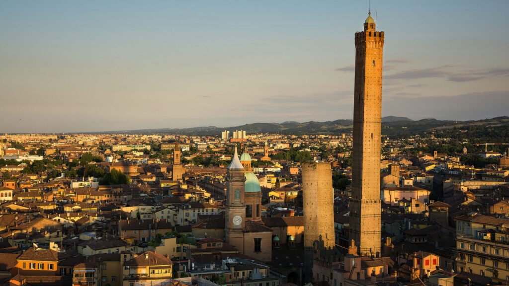 Conheça a cidade mais charmosa e cultural da Itália