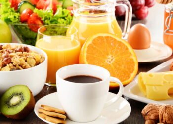 Pular o café da manhã pode ter efeitos que você nem imagina