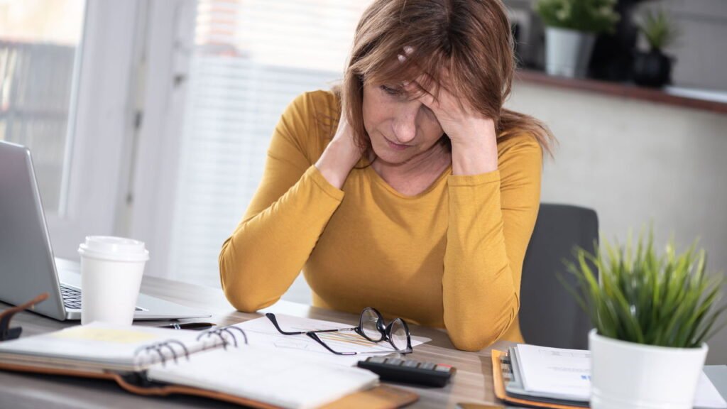 5 sintomas silenciosos de burnout que muitos ignoram