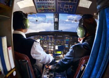 O que significam os códigos falados na cabine do avião durante o voo