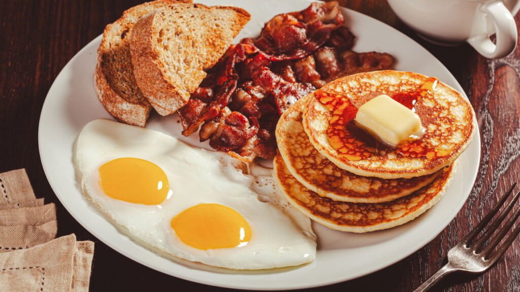 Revelado o melhor horário para tomar café da manhã, segundo especialistas