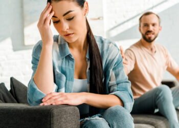 O que significa quando uma pessoa sempre permanece em silêncio para evitar conflitos, segundo a psicologia?