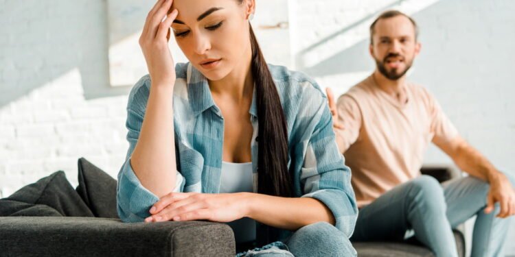 O que significa quando uma pessoa sempre permanece em silêncio para evitar conflitos, segundo a psicologia?