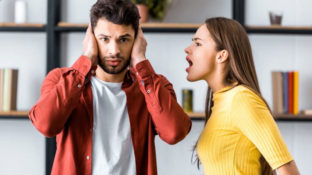 O que significa quando uma pessoa sempre permanece em silêncio para evitar conflitos, segundo a psicologia?