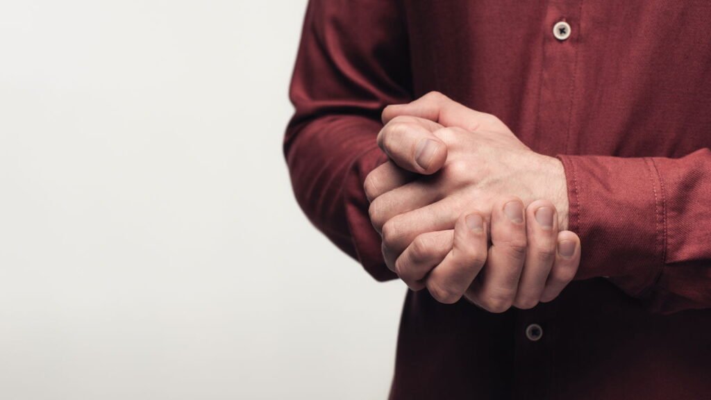 Os 7 piores hábitos que destroem sua autoconfiança sem você notar