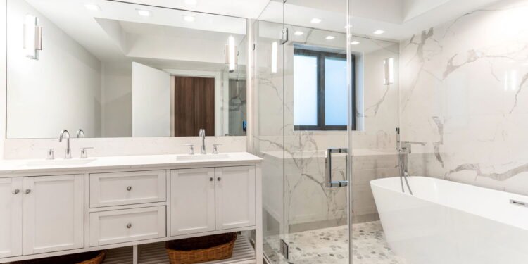 Como limpar cortinas do banheiro de forma simples e prática