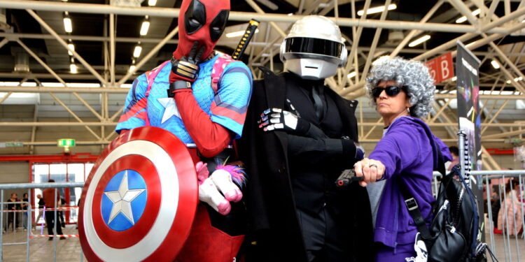 Cosplayers em evento // Créditos: depositphotos.com / GIO_LE